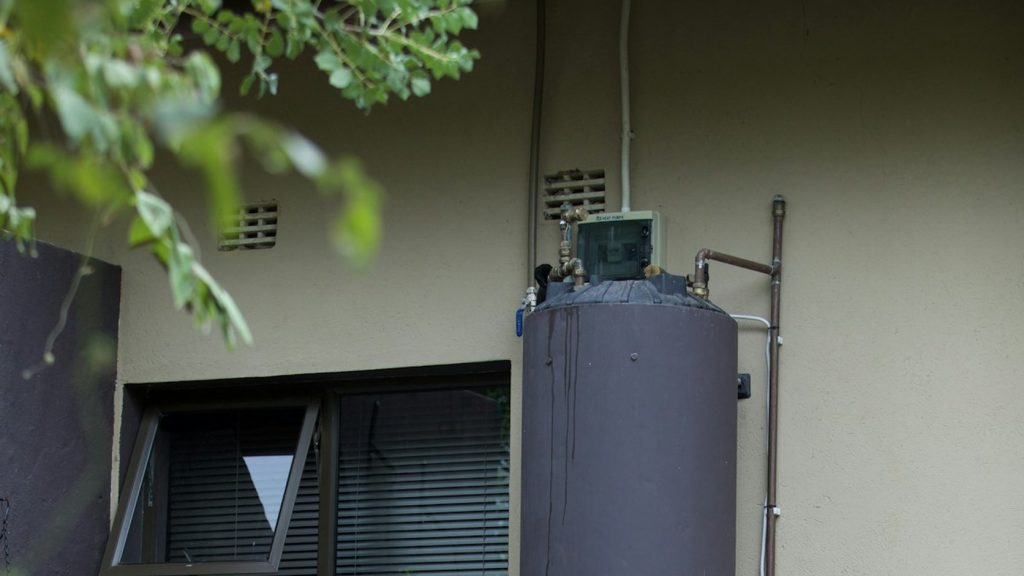 Water heater leak and replacement warning signs in Queen Creek and Phoenix Metro Arizona